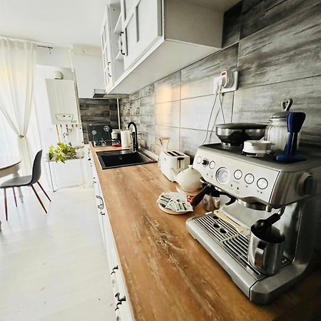 The Airport Loft Leilighet Otopeni Eksteriør bilde